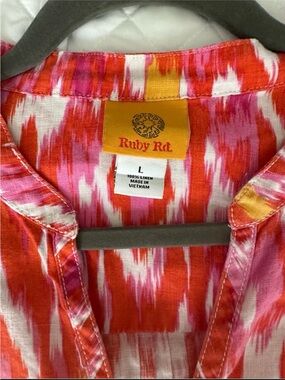 Ruby Rd. Fuschia and Dark Coral Ikat-PrintSplit-Neck Tunic- Linen blend, Size L